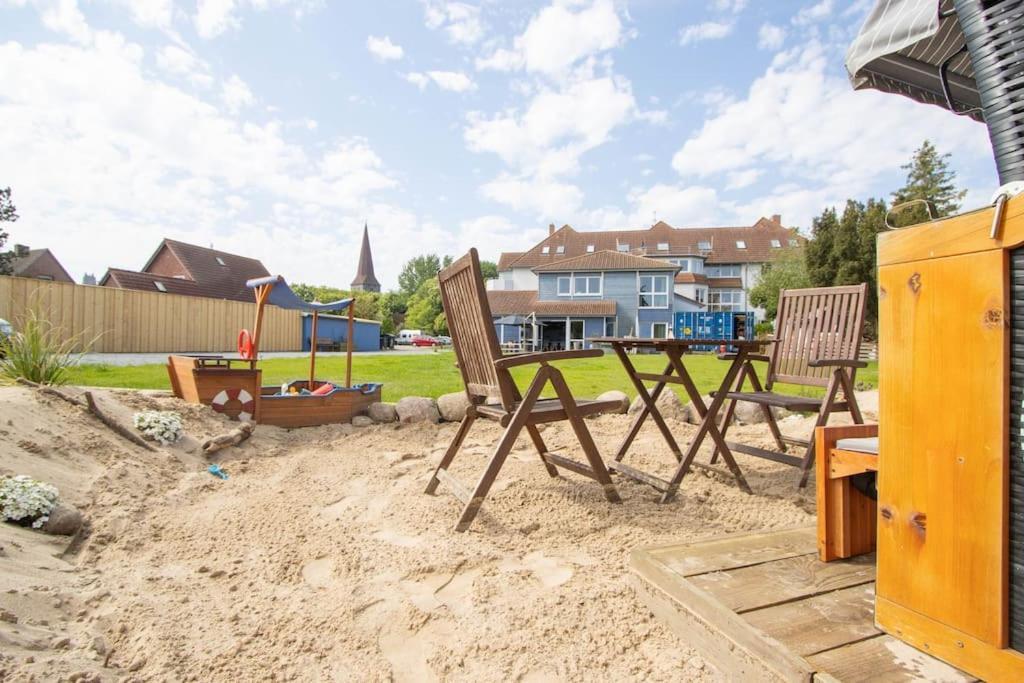 Ferienwohnungen Fehmarn Mit Parkplatz In Petersdorf エクステリア 写真