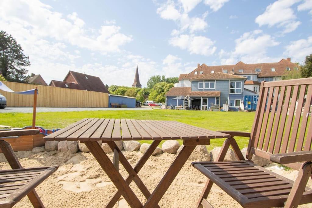 Ferienwohnungen Fehmarn Mit Parkplatz In Petersdorf エクステリア 写真